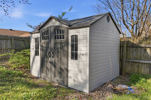 2304 N Dogwood Street, Owasso, OK 74055