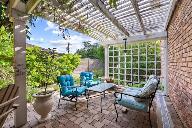 9317 Highedge Circle, Dallas, TX 75238