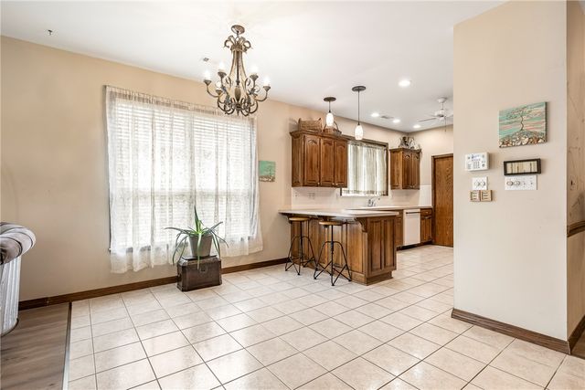 1300 N Oriole Avenue, Rogers, AR 72756