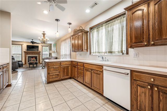 1300 N Oriole Avenue, Rogers, AR 72756