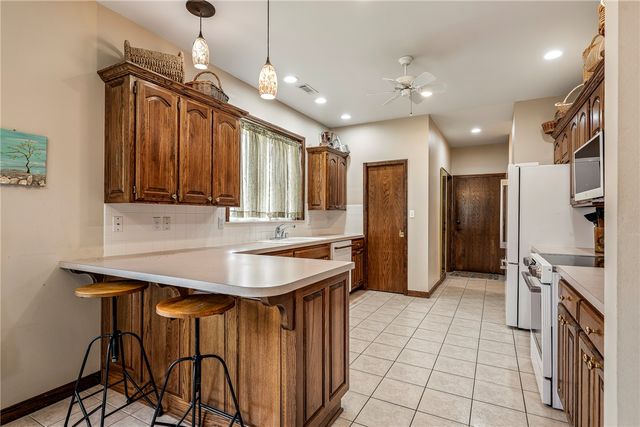 1300 N Oriole Avenue, Rogers, AR 72756