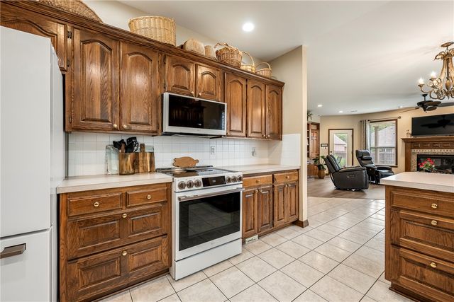 1300 N Oriole Avenue, Rogers, AR 72756