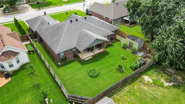 1300 N Oriole Avenue, Rogers, AR 72756