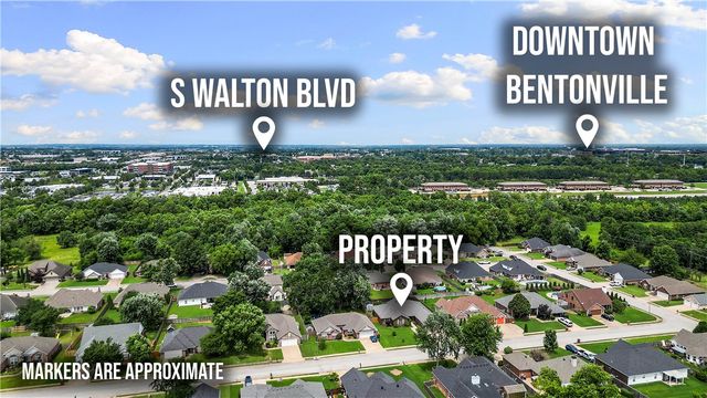 1300 N Oriole Avenue, Rogers, AR 72756