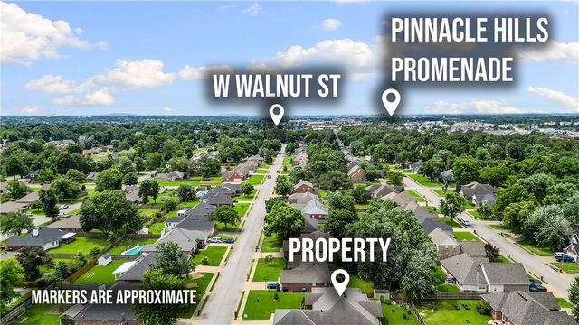 1300 N Oriole Avenue, Rogers, AR 72756