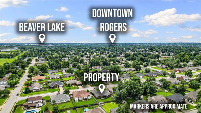 1300 N Oriole Avenue, Rogers, AR 72756