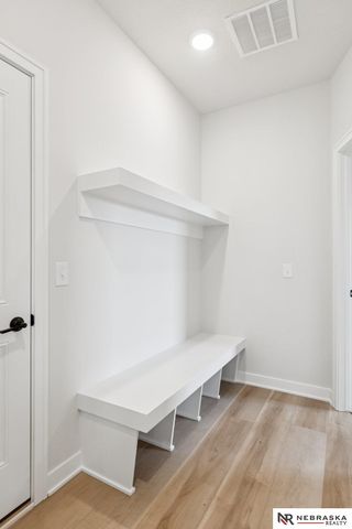 8610 Legacy Street, Papillion, NE 68046