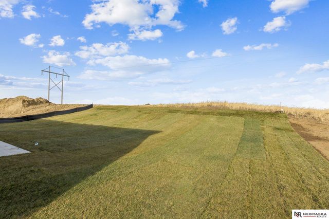 8610 Legacy Street, Papillion, NE 68046