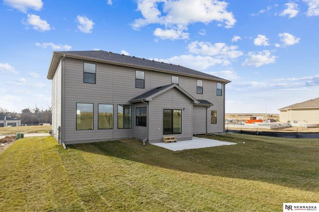 8610 Legacy Street, Papillion, NE 68046