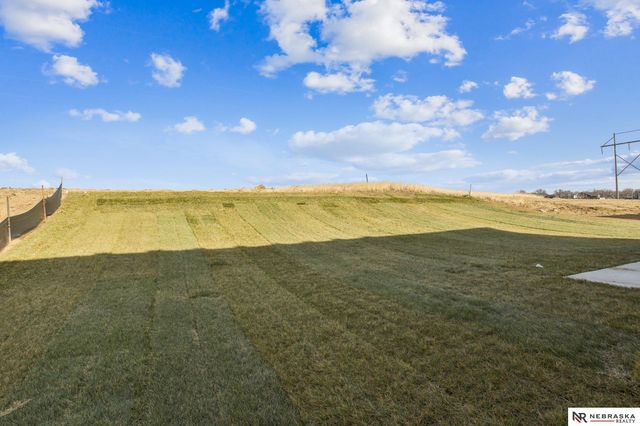 8610 Legacy Street, Papillion, NE 68046