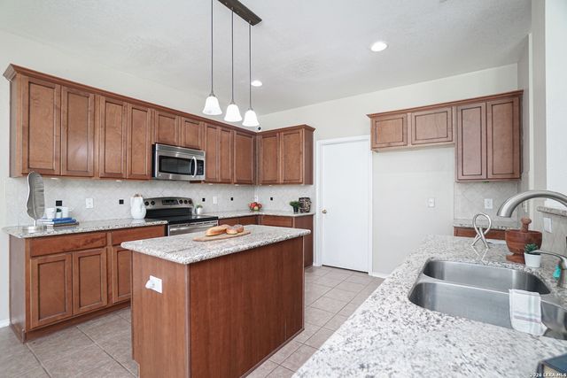 14004 Roslin Forest, Live Oak, TX 78233