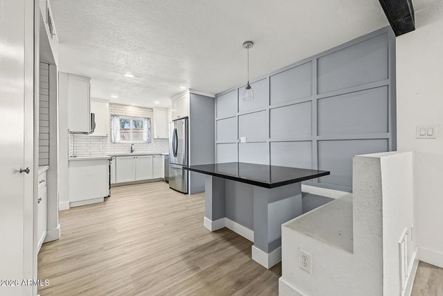 658 W PORT AU PRINCE Lane, Phoenix, AZ 85023