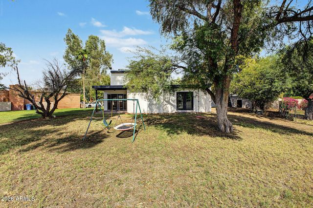 658 W PORT AU PRINCE Lane, Phoenix, AZ 85023