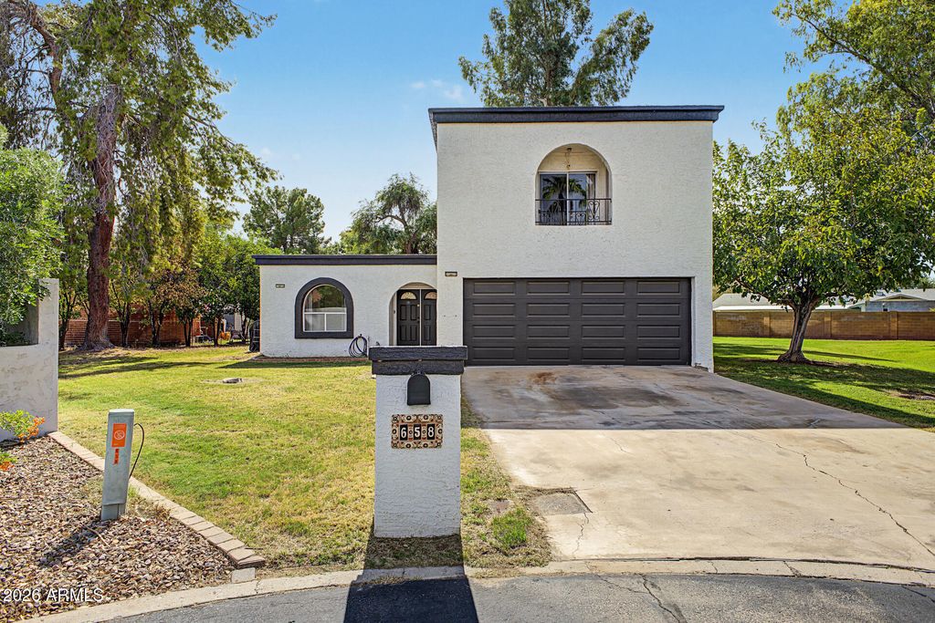658 W PORT AU PRINCE Lane, Phoenix, AZ 85023 — exterior