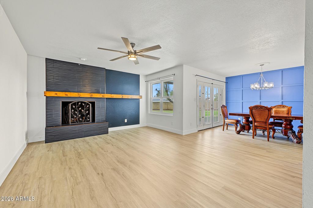 658 W PORT AU PRINCE Lane, Phoenix, AZ 85023 — photo 5
