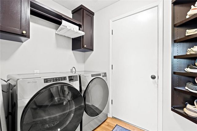 8110 W 117th Street, Overland Park, KS 66210