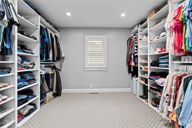 8110 W 117th Street, Overland Park, KS 66210