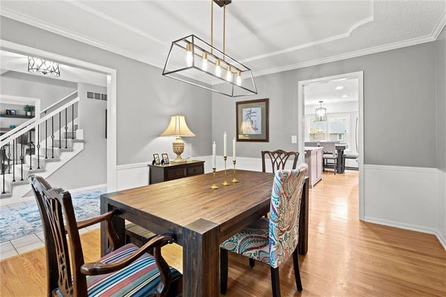 8110 W 117th Street, Overland Park, KS 66210