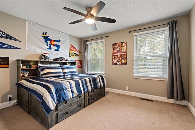 8110 W 117th Street, Overland Park, KS 66210