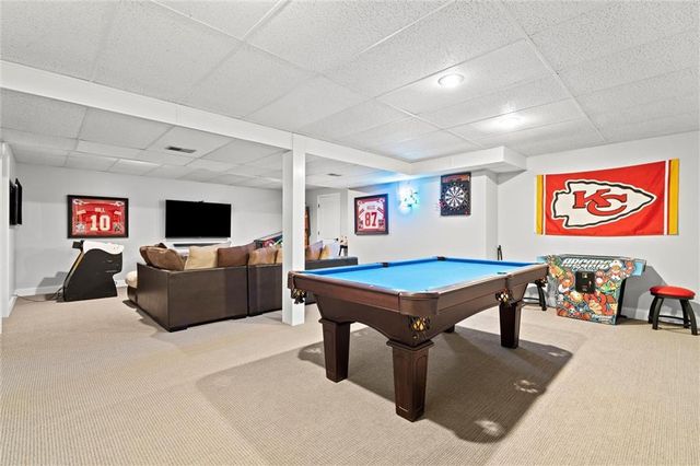 8110 W 117th Street, Overland Park, KS 66210