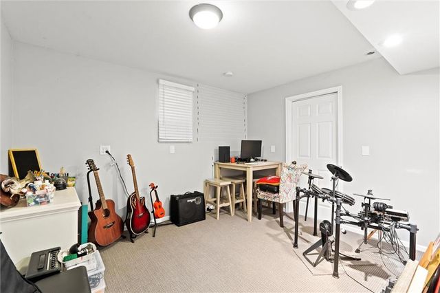 8110 W 117th Street, Overland Park, KS 66210