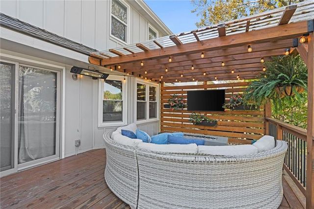 8110 W 117th Street, Overland Park, KS 66210