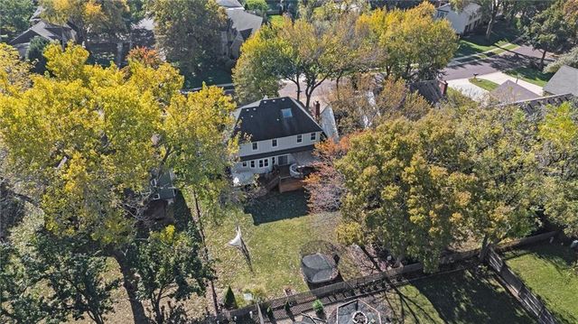 8110 W 117th Street, Overland Park, KS 66210