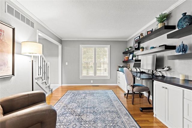 8110 W 117th Street, Overland Park, KS 66210