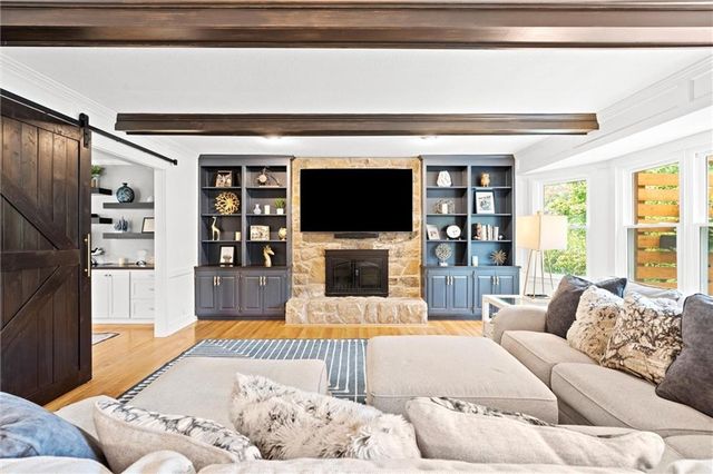 8110 W 117th Street, Overland Park, KS 66210