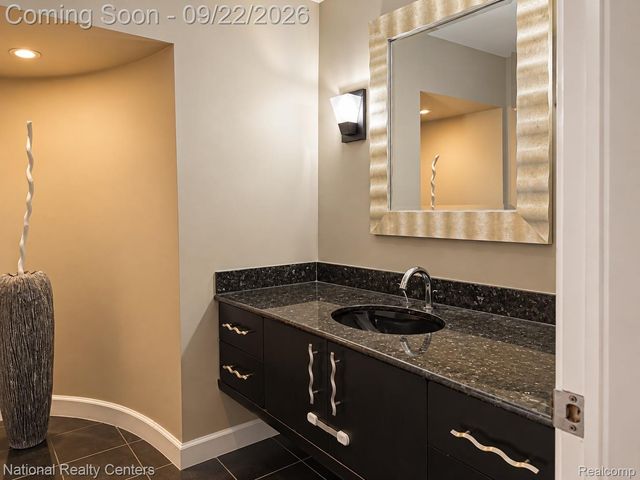 5612 Stanhope Street, West Bloomfield Charter Township, MI 48322