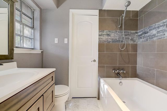 901 Lancaster Park Drive, Lancaster, TX 75146