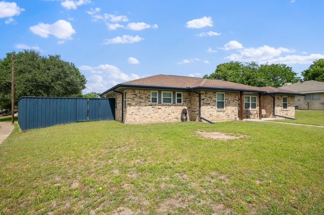 901 Lancaster Park Drive, Lancaster, TX 75146