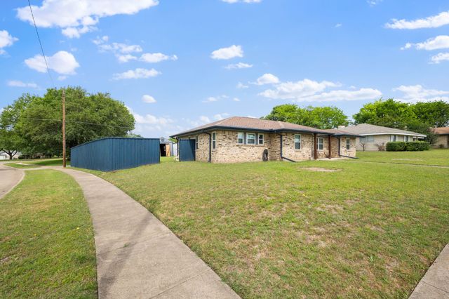 901 Lancaster Park Drive, Lancaster, TX 75146