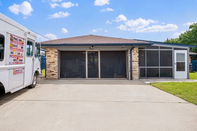 901 Lancaster Park Drive, Lancaster, TX 75146