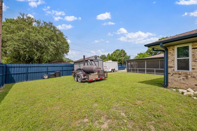 901 Lancaster Park Drive, Lancaster, TX 75146