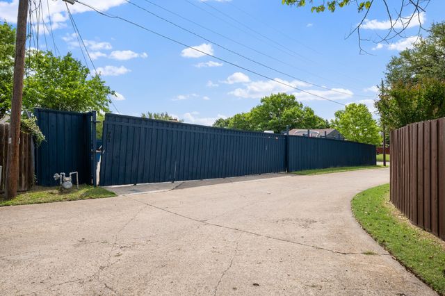 901 Lancaster Park Drive, Lancaster, TX 75146