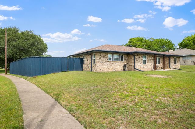 901 Lancaster Park Drive, Lancaster, TX 75146
