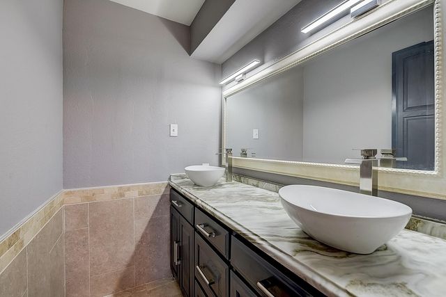 901 Lancaster Park Drive, Lancaster, TX 75146