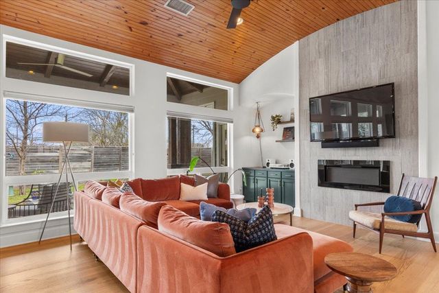 510 W 22nd ST, Georgetown, TX 78626
