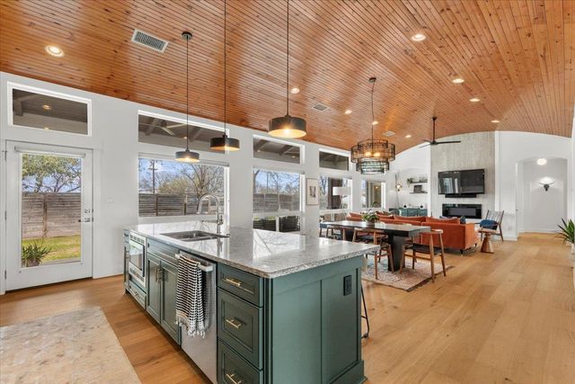 510 W 22nd ST, Georgetown, TX 78626