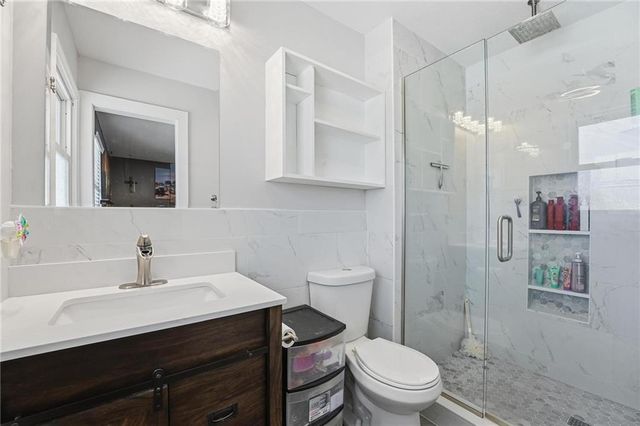 6009 EARNSHAW Street, Shawnee, KS 66216