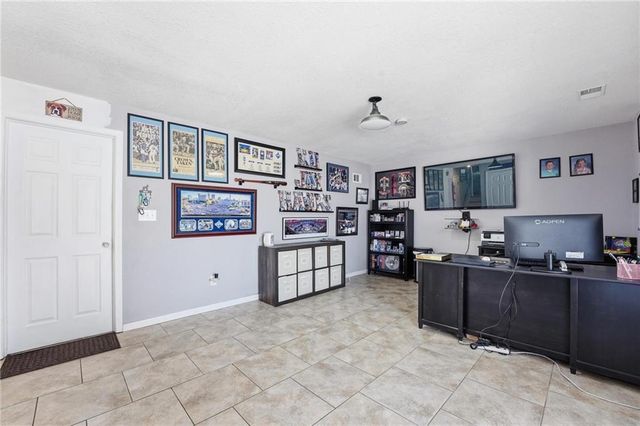 6009 EARNSHAW Street, Shawnee, KS 66216