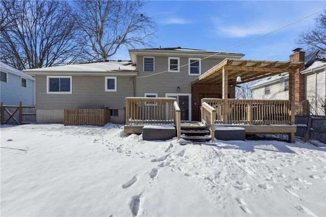 6009 EARNSHAW Street, Shawnee, KS 66216