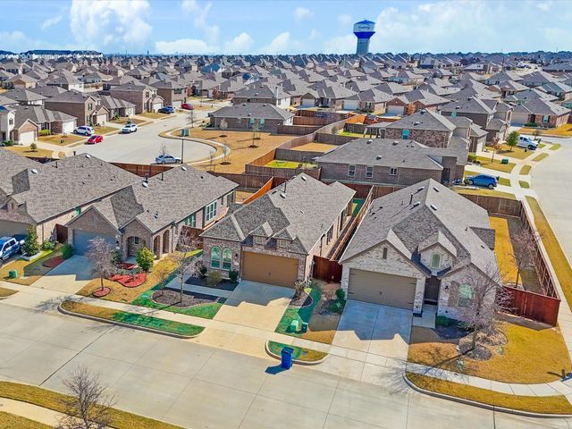 1504 Gelding Drive, Aubrey, TX 76227