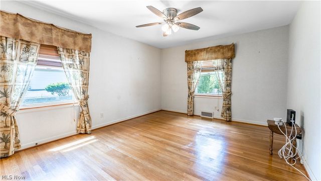 6903 E Sprague Road, Independence, OH 44131