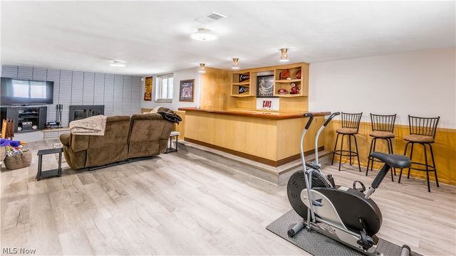 6903 E Sprague Road, Independence, OH 44131