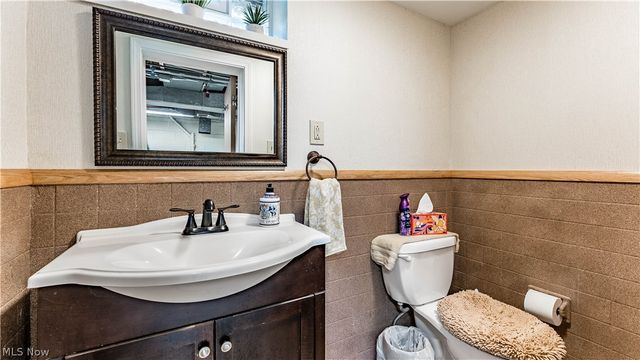 6903 E Sprague Road, Independence, OH 44131