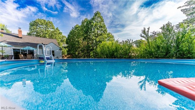 6903 E Sprague Road, Independence, OH 44131
