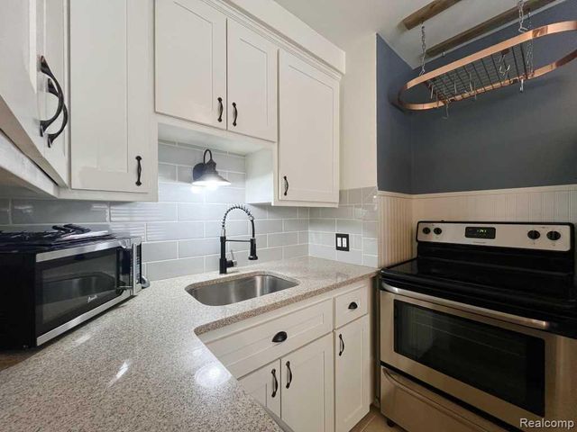 3402 Ravena Avenue, Royal Oak, MI 48073