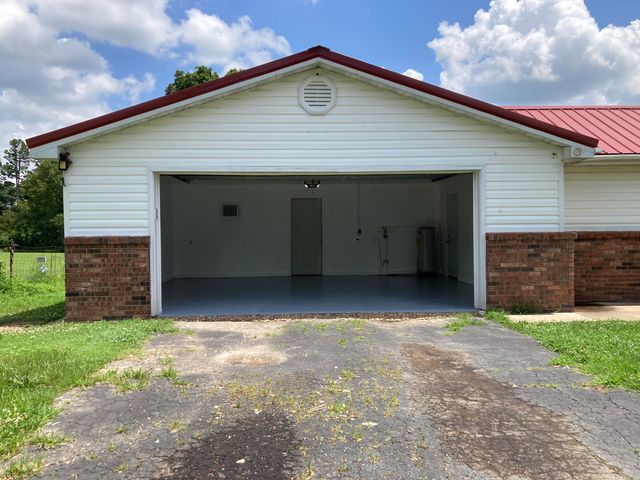 8550 Highway E, Houston, MO 65483